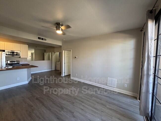 Building Photo - 5122 S Jones Blvd