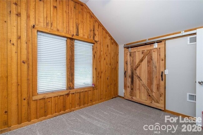 Building Photo - 123 E 2nd St