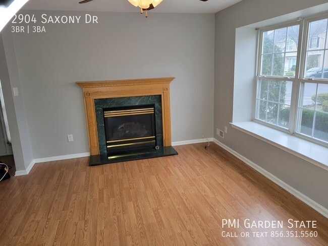 Building Photo - 2904 Saxony Dr