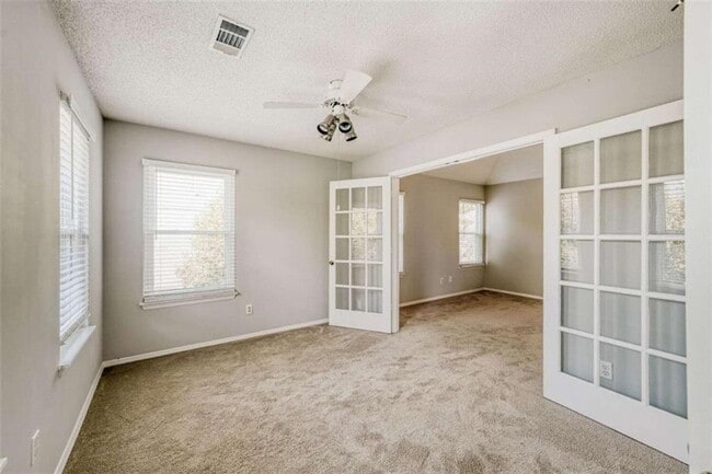 Building Photo - 10910 Willow Meadow Cir