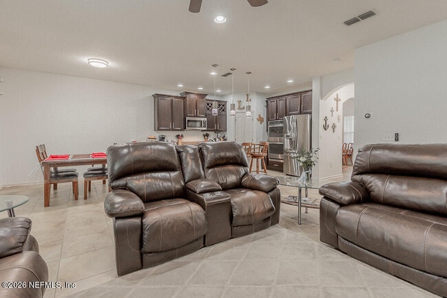 Building Photo - 16284 Hunters Hollow Trail