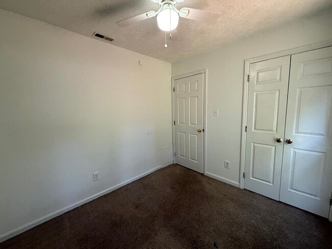 Building Photo - 5481 Landview Pl