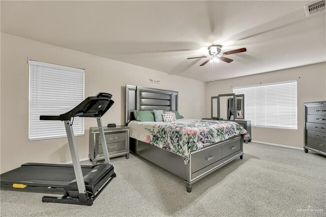 Building Photo - 3613 Los Lagos Dr