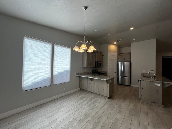 Building Photo - ADORABLE HOME IN BRIO FOR RENT!