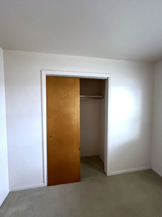 Building Photo - Beautifully Renovated Single-Family Ranch – 3 Beds, 2 Baths