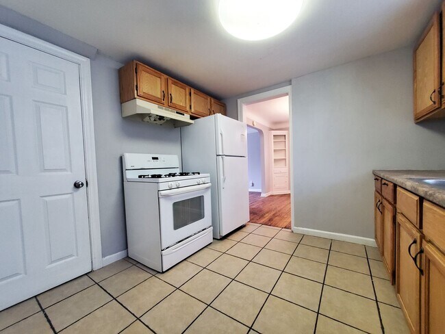 Building Photo - 3 bed - 1.5 Bath Cape Cod for Rent