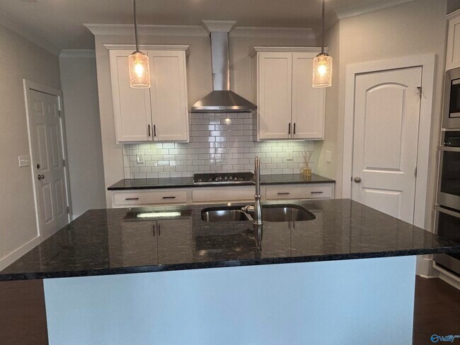 Building Photo - 109 Pitalo St