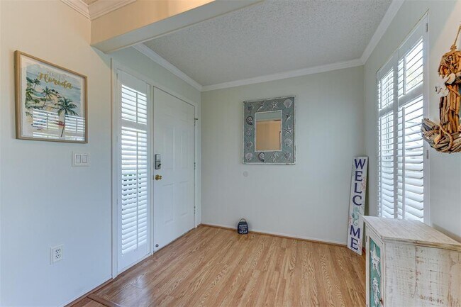 Building Photo - 923 Sandpiper Cir