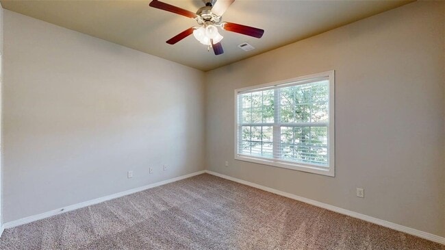 Building Photo - 108 Richards St