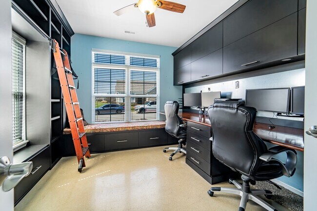 Building Photo - 16519 S Fox Run Cir