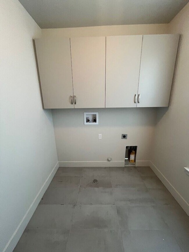 Building Photo - Coming Soon!