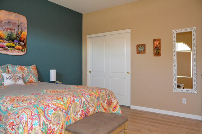 Building Photo - 13436 W La Vina Dr