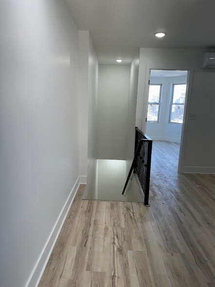 Building Photo - 4900 N 15th St