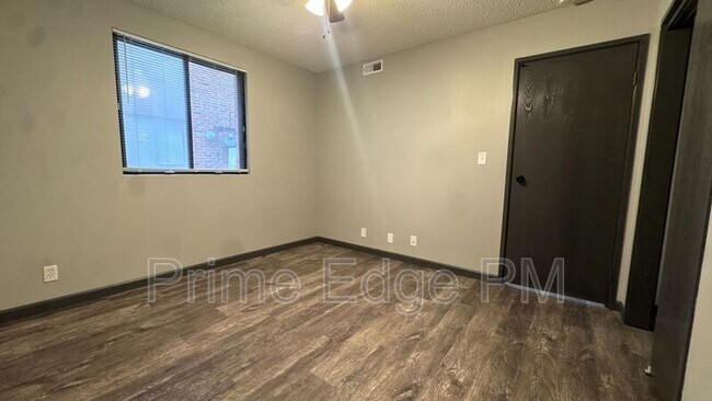 Building Photo - 4521 Madison Ave