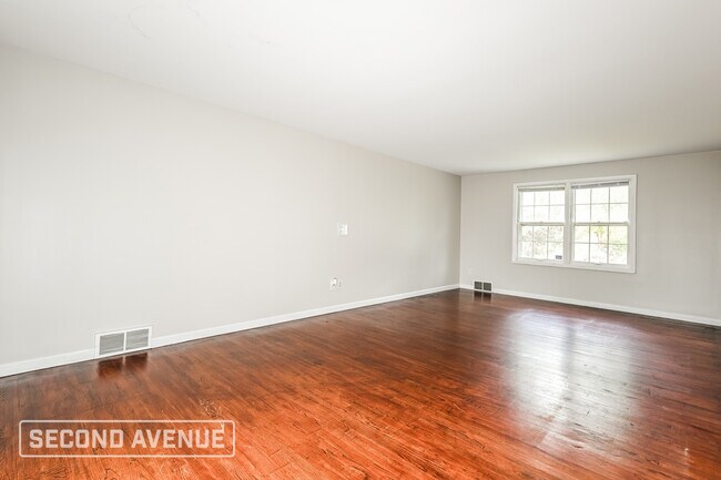 Building Photo - 947 Garden City Dr