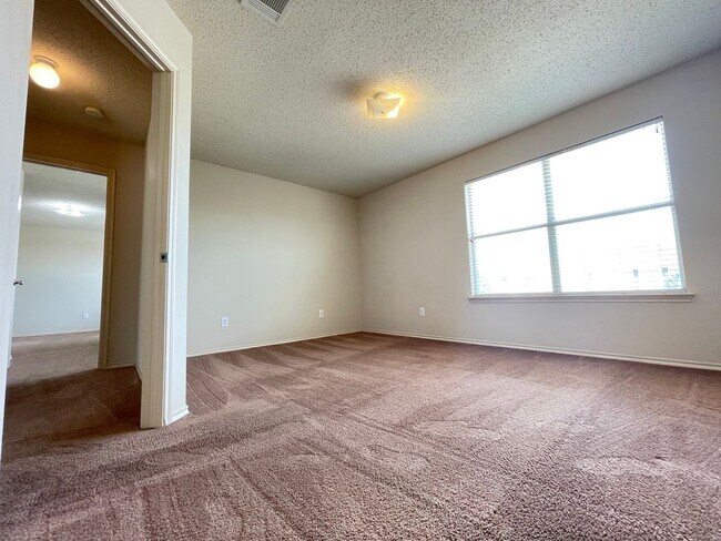 Building Photo - Keller ISD-5 BED, 4 BATH-AMAZING PRICE!