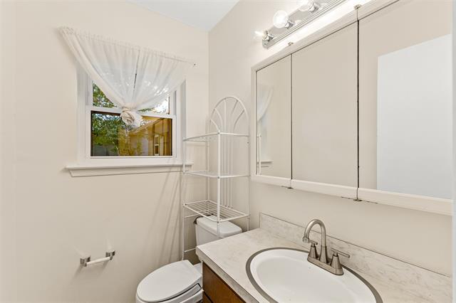Building Photo - 929 Meadow Mead Dr