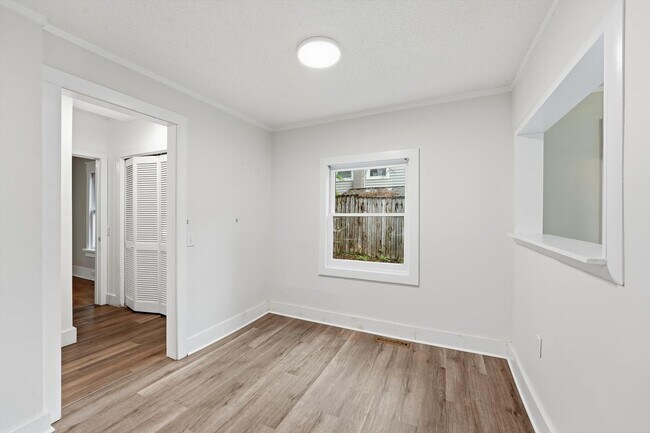 Building Photo - 303 Blount St