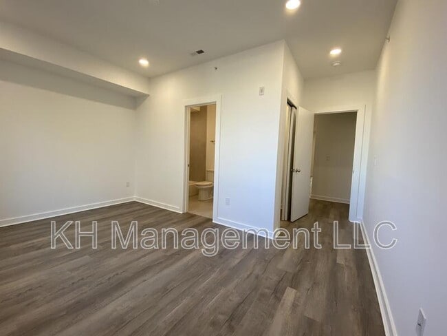 Building Photo - 709 N 44th St