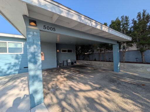 Building Photo - 5005 Vista Pl