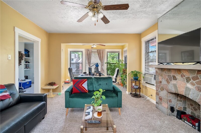 Building Photo - 2311 Sherbrook St