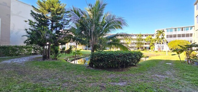 Building Photo - 1670 NE 191st St