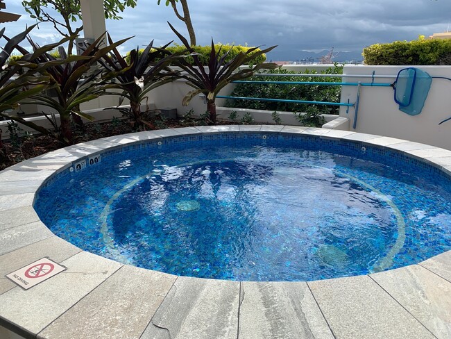 Building Photo - Keauhou Place - New one bedroom, 1 bath, 1...