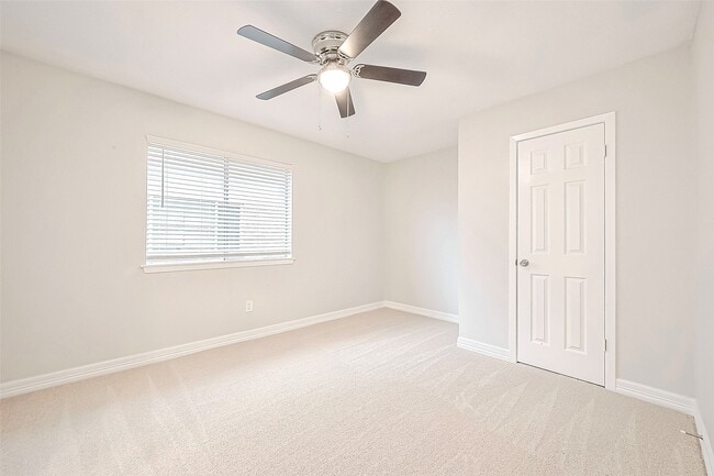 Building Photo - 2446 Long Reach Dr