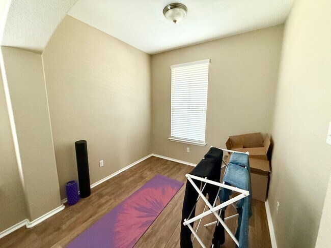 Building Photo - 11109 Gainer Dr