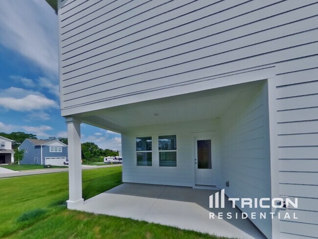 Building Photo - 1050 Large Poppy Dr