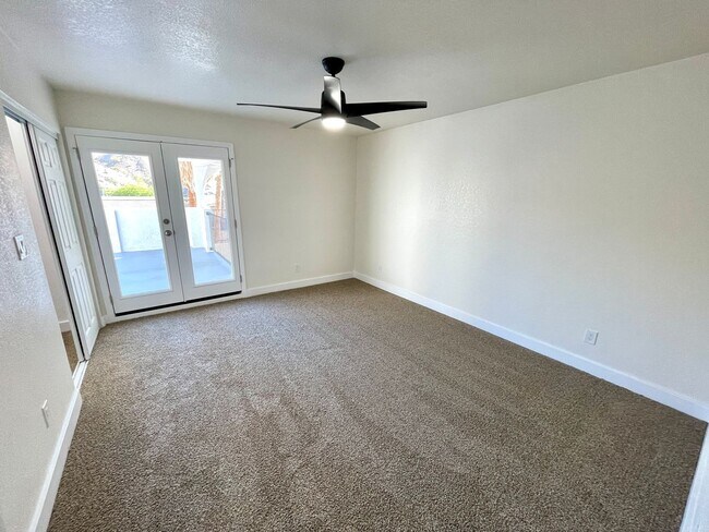 Building Photo - Gorgeous 2-Story Home with Golf Course Views and Modern Amenities!