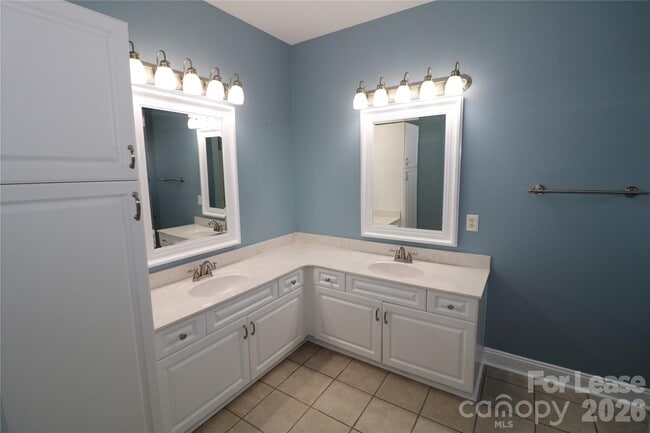 Building Photo - 166 Oak Haven Pl NW