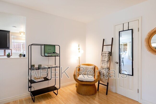 Building Photo - 61493 Desert Air Rd