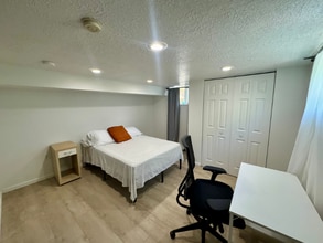 Building Photo - 440 E Garfield Ave