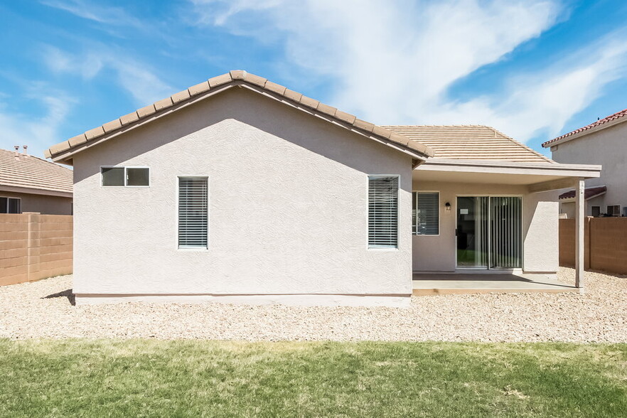 Building Photo - 8213 W Papago St