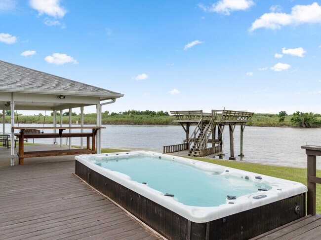 Building Photo - 779 Cr 257