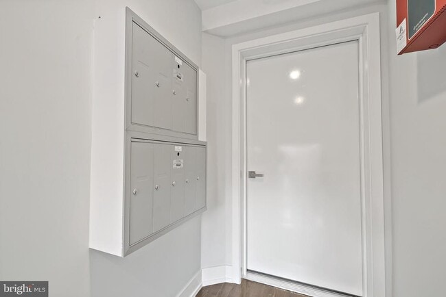 Building Photo - 1533 N 2nd St