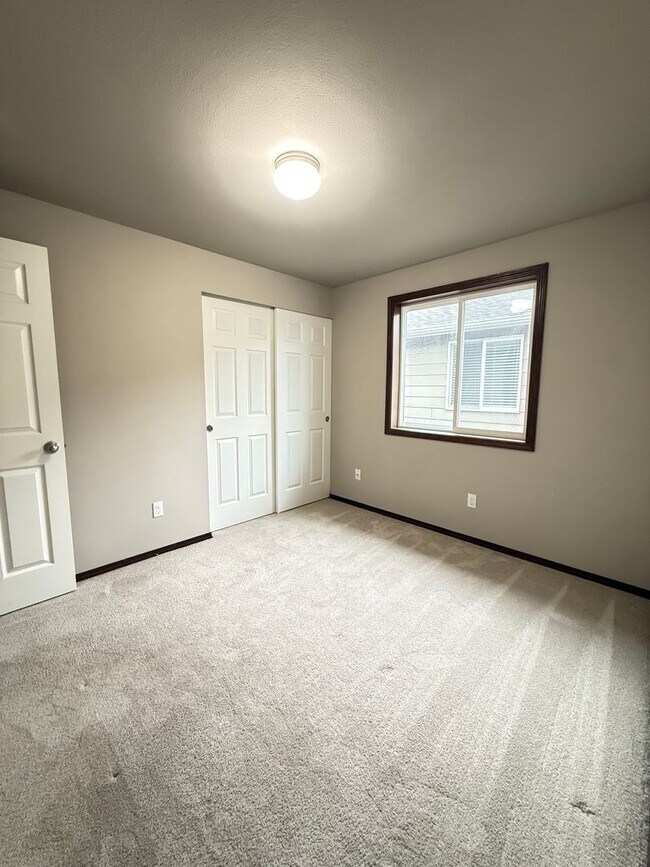 Building Photo - Modern 3BR/2.5BTH Home For Rent in Prime Marysville Location