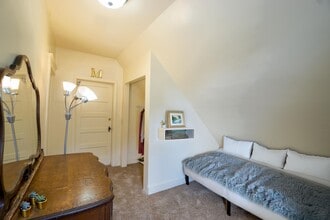 Building Photo - 113 Comstock Pl