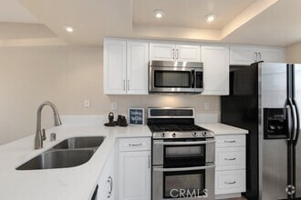 Building Photo - 2410 W Orangethorpe Ave