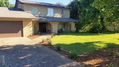 Building Photo - 835 Greenwich Dr