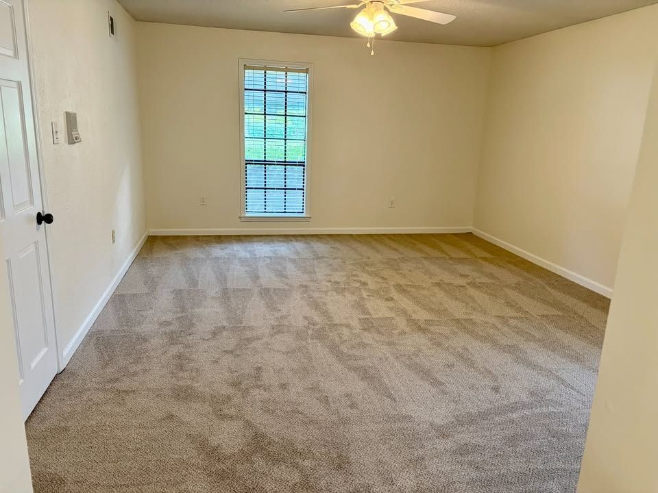 Building Photo - 9161 Gainsborough Dr