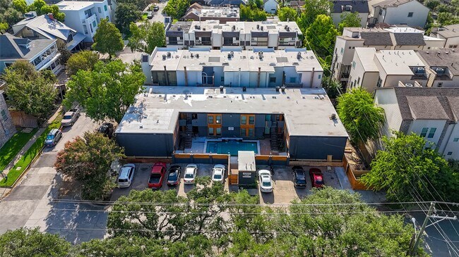 Building Photo - 2703 Mason St