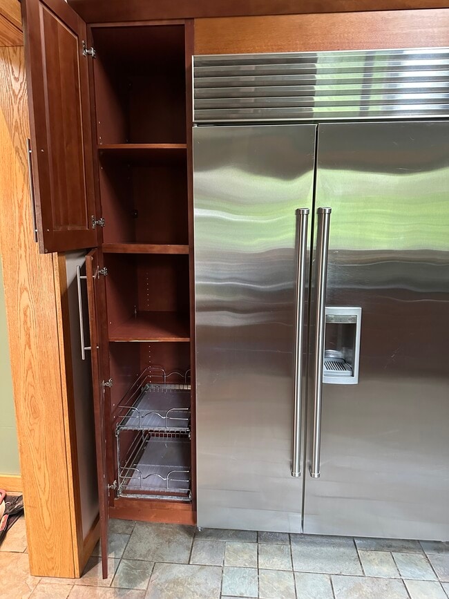 Building Photo - 16 Gibbons Ln