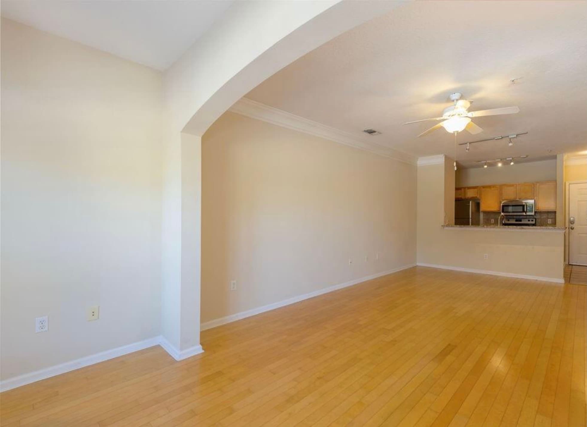 Living/Dining Area - 4207 S Dale Mabry Hwy