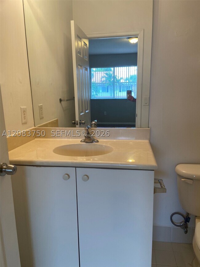 Building Photo - 8237 SW 25th Ct