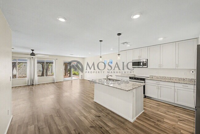 Building Photo - 1304 W Inca Dr