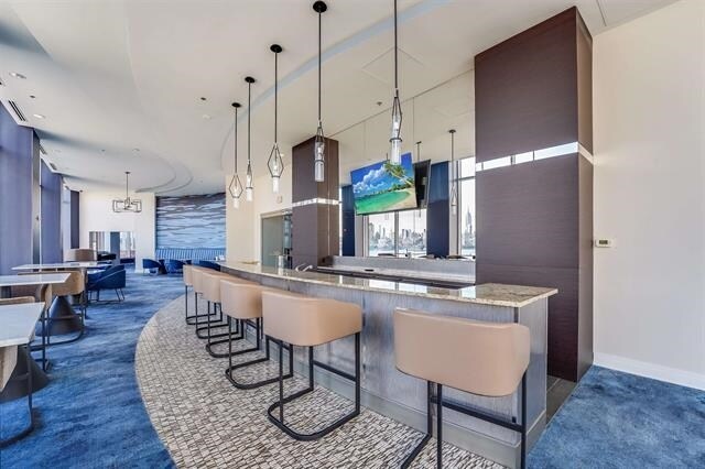 Building Photo - 1100 Maxwell Ln