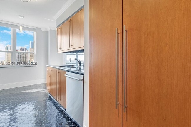 Building Photo - 701 Brickell Key Blvd