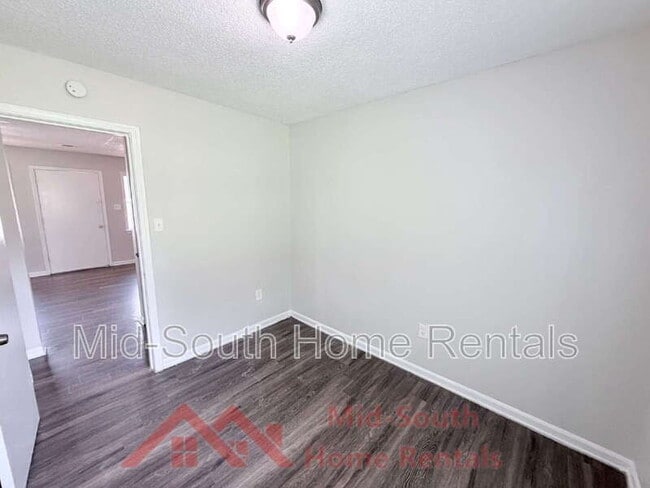 Building Photo - 3431 Rebeh Rd